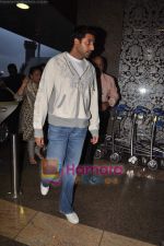 Abhishek Bachchan snapped at Airport on 10th June 2011 (3).JPG